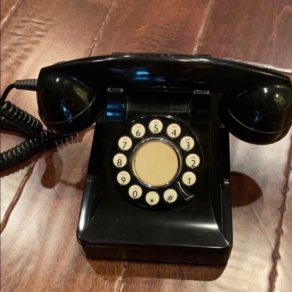 Cool Old Style Phone - Picture 1 of 7